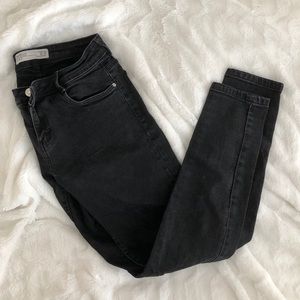 Black Skinny Jeans